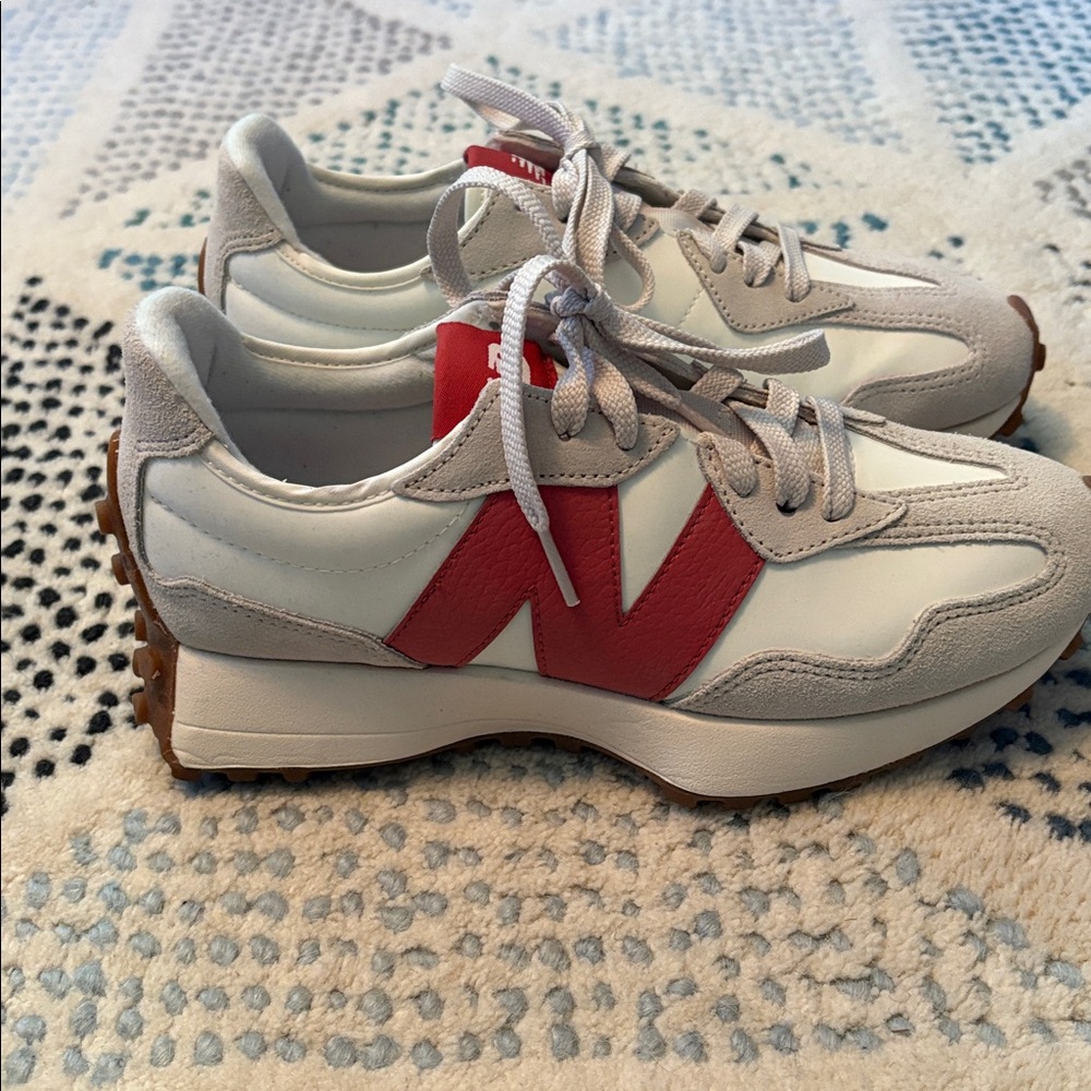 New Balance 327